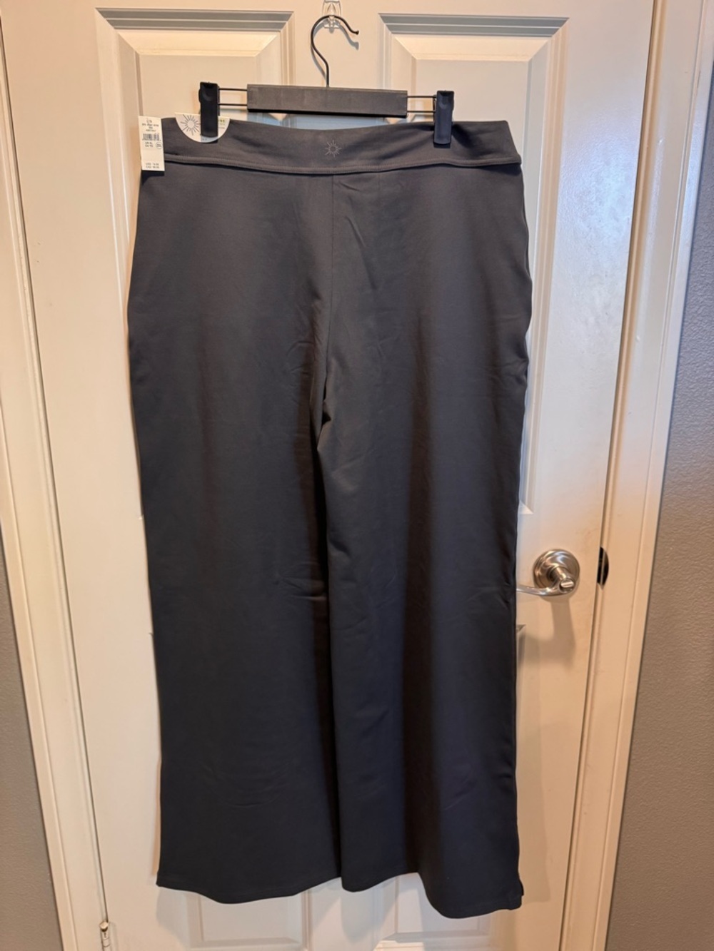 aerie Wide-Leg Pants in Charcoal - Picture 3 of 6